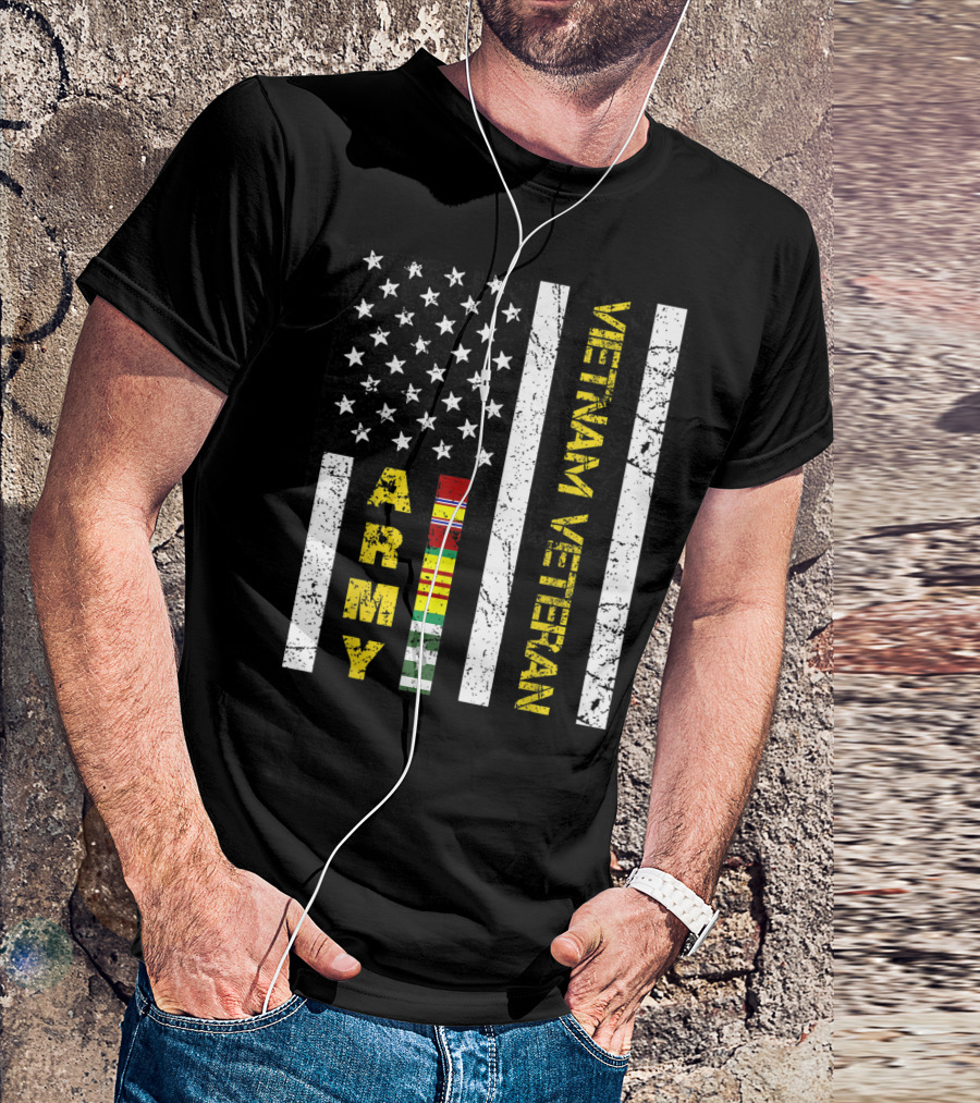 Mens Vietnam Veteran US Army Flag With Service T-Shirt
