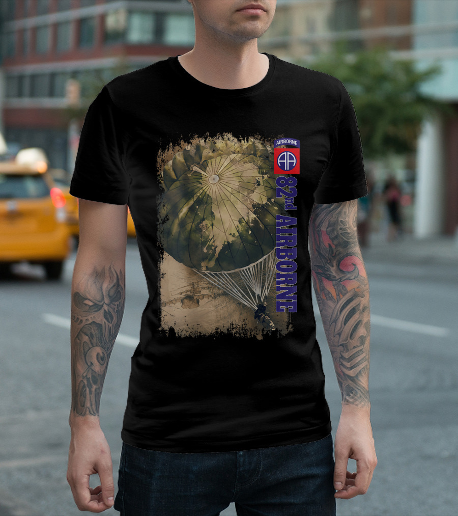 82Nd Airborne Division Parachute and Emblem T-Shirt