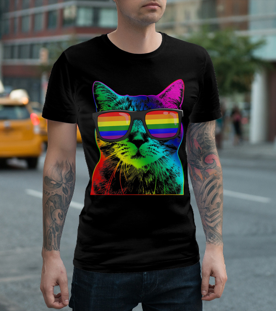 Cute Cat With Gay Flag Rainbow Sunglasses LGBTT T-Shirt