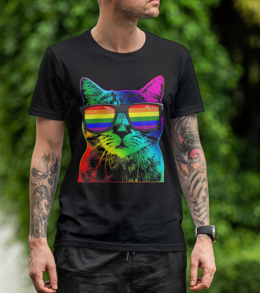 Cute Cat With Gay Flag Rainbow Sunglasses LGBTT T-Shirt