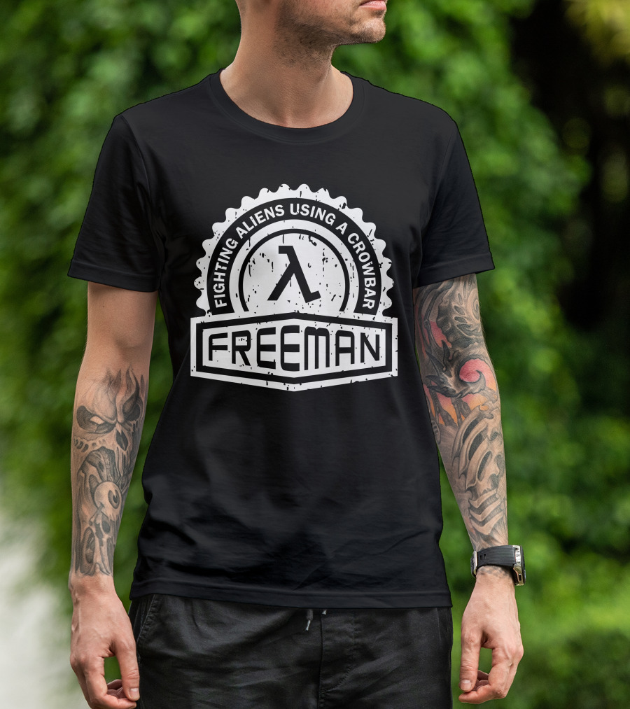 Lambda Crest Series Fighting Aliens Using A Crowbar Freeman T-Shirt