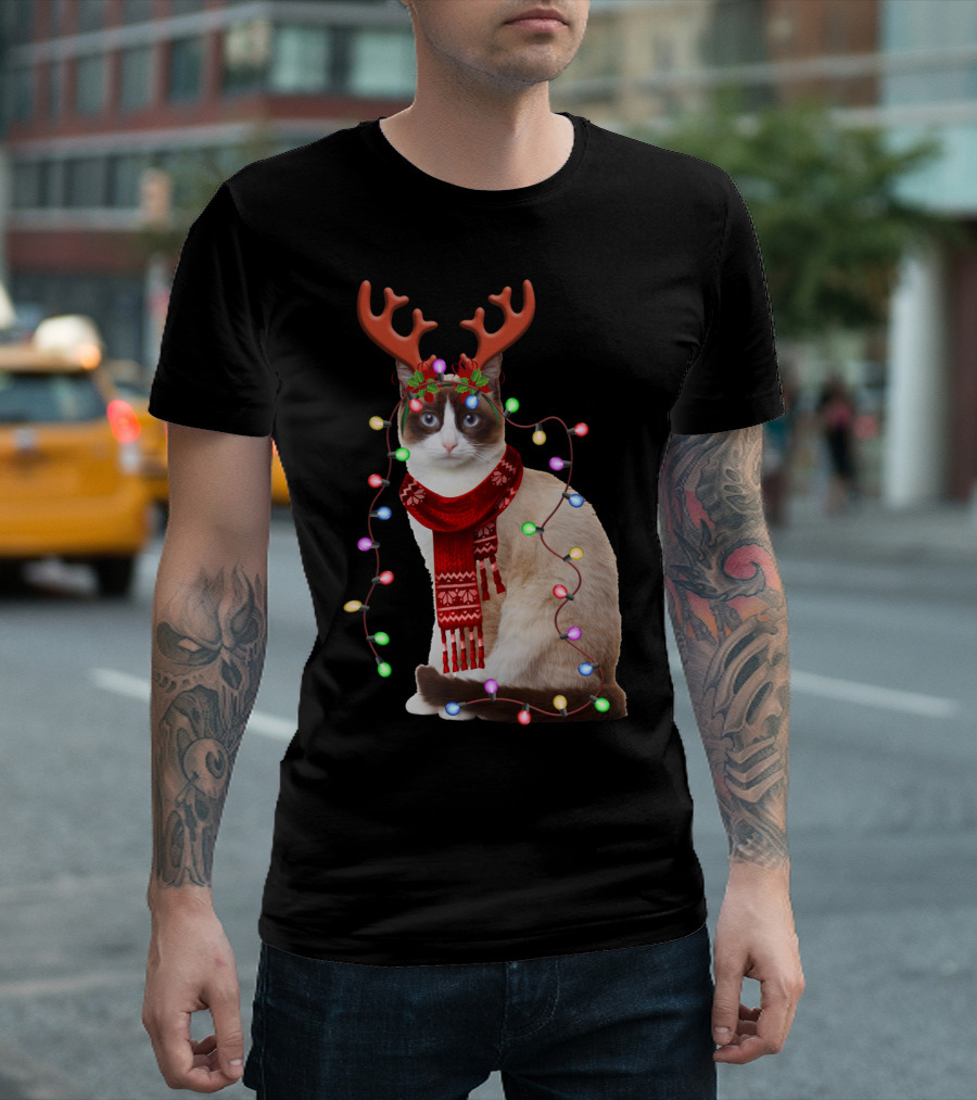 Santa Siamese Cat Reindeer Antlers Wrapped in Christmas Lights T-Shirt
