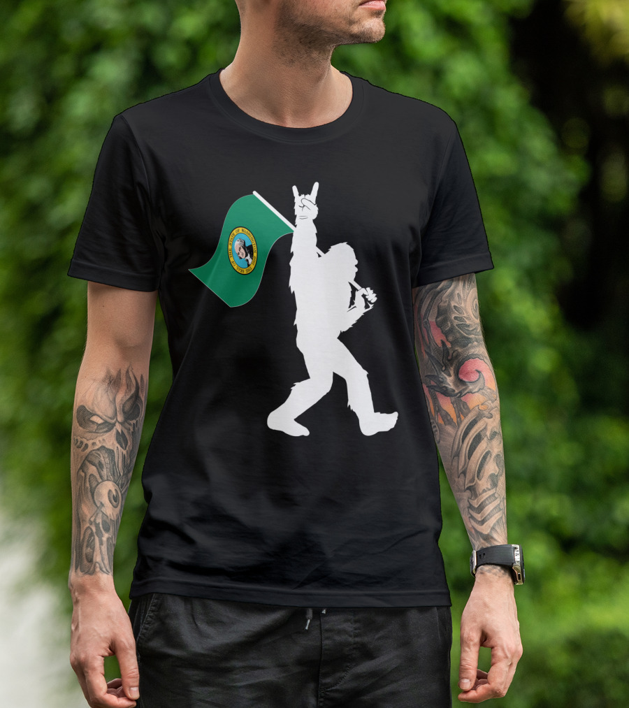 Bigfoot Holding Washington State Flag Rock And Roll Gesture T-Shirt