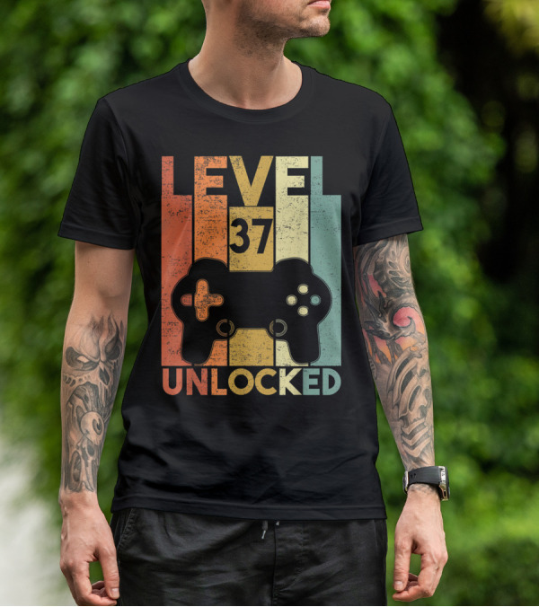 Level 37 Unlocked 1983 Birthday Gaming Controller T-Shirt