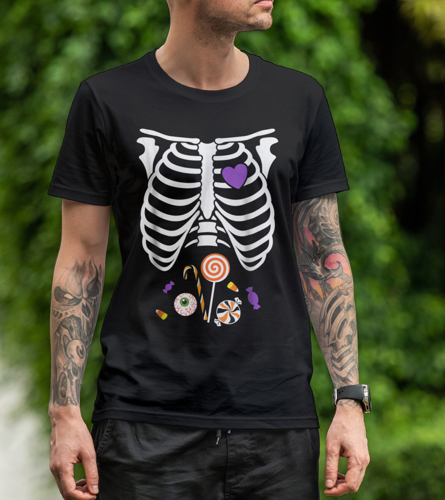 Halloween Candy Rib Cage X Ray Funny Skeleton With Heart Eyeball And Lollipop T-Shirt