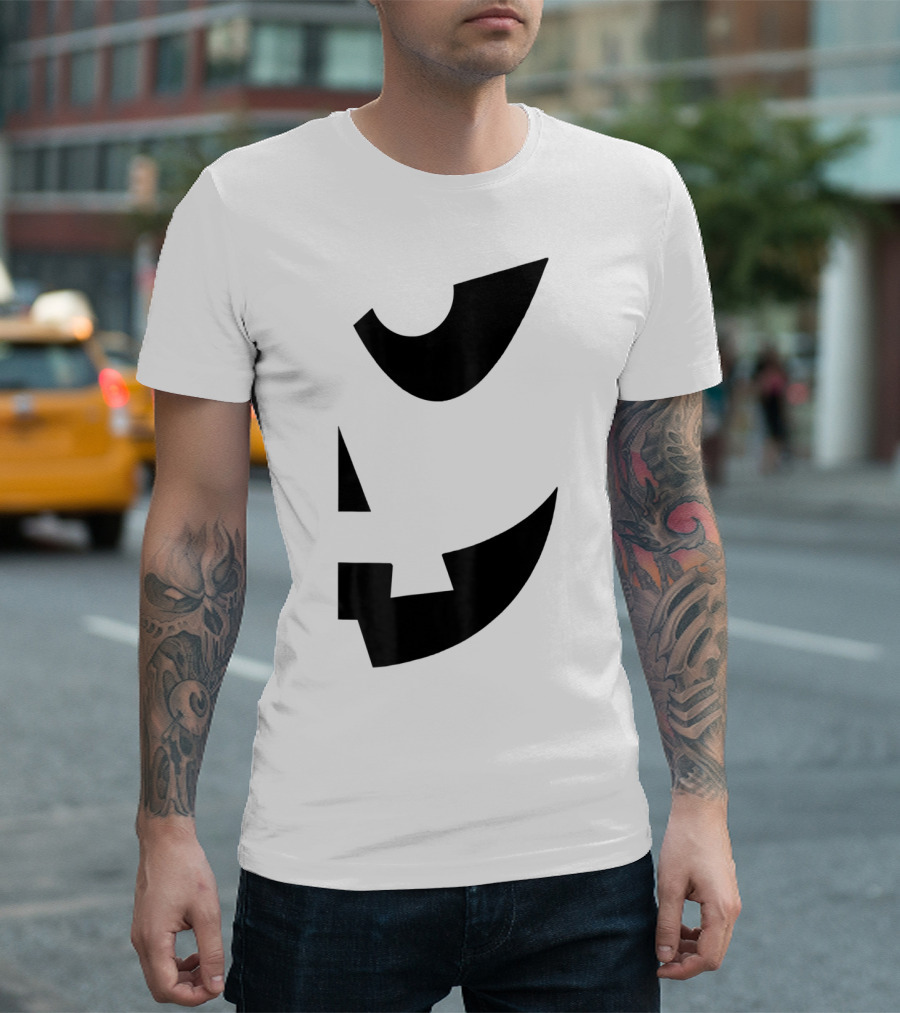 Halloween Jackolantern Pumpkin Face Right Side Outline T-Shirt