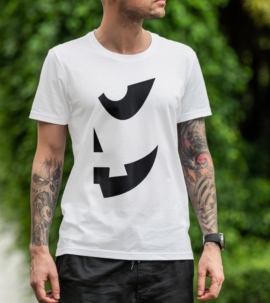 Halloween Jackolantern Pumpkin Face Right Side Outline T-Shirt