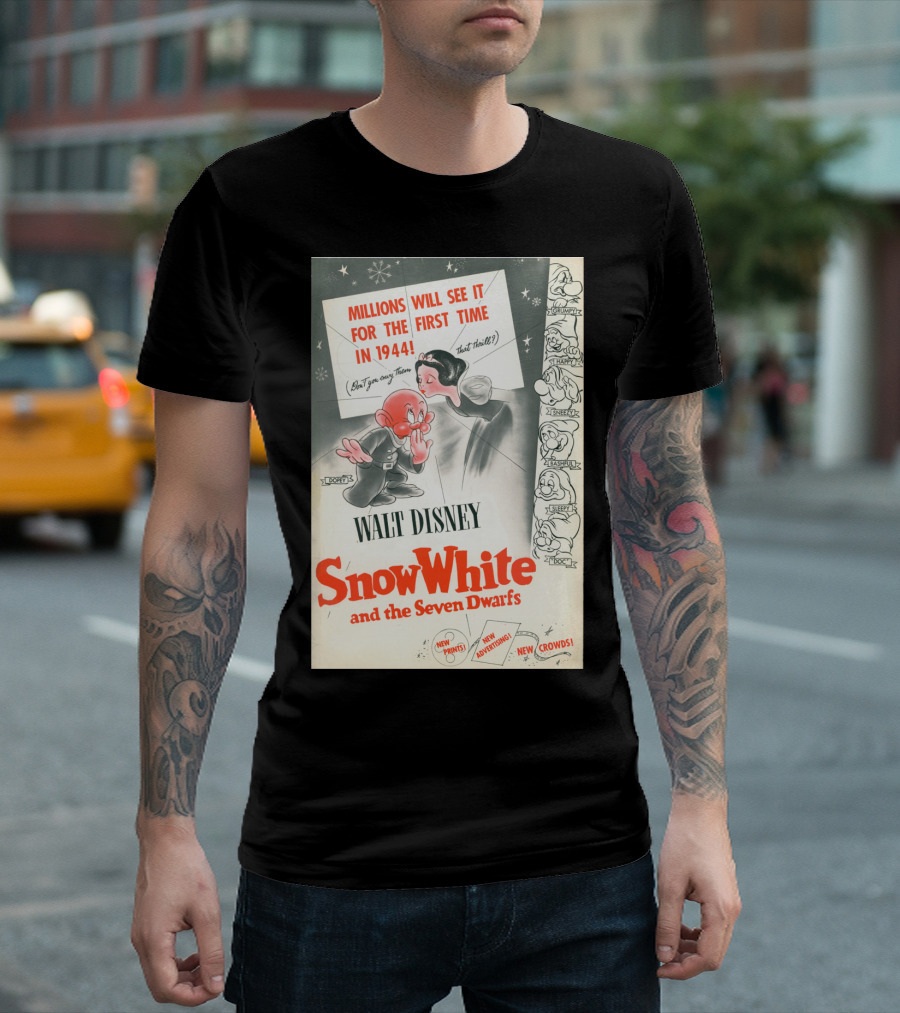 Walt Disney Snow White And The Seven Dwarfs 1944 Dopey Happy Sleepy Bashful Grumpy Sneezy Doc T-Shirt