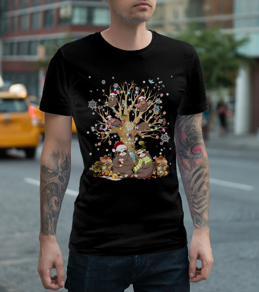 Festive Sloths In Santa Hats With Christmas Tree And Ornaments T-Shirt