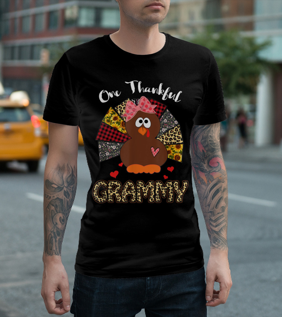 One Thankful Grammy Leopard Print Turkey With Bow And Hearts T-Shirt
