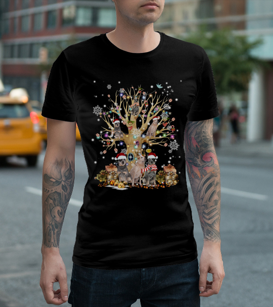 Heeler Dog Christmas Tree With Santa Hats And Gifts T-Shirt