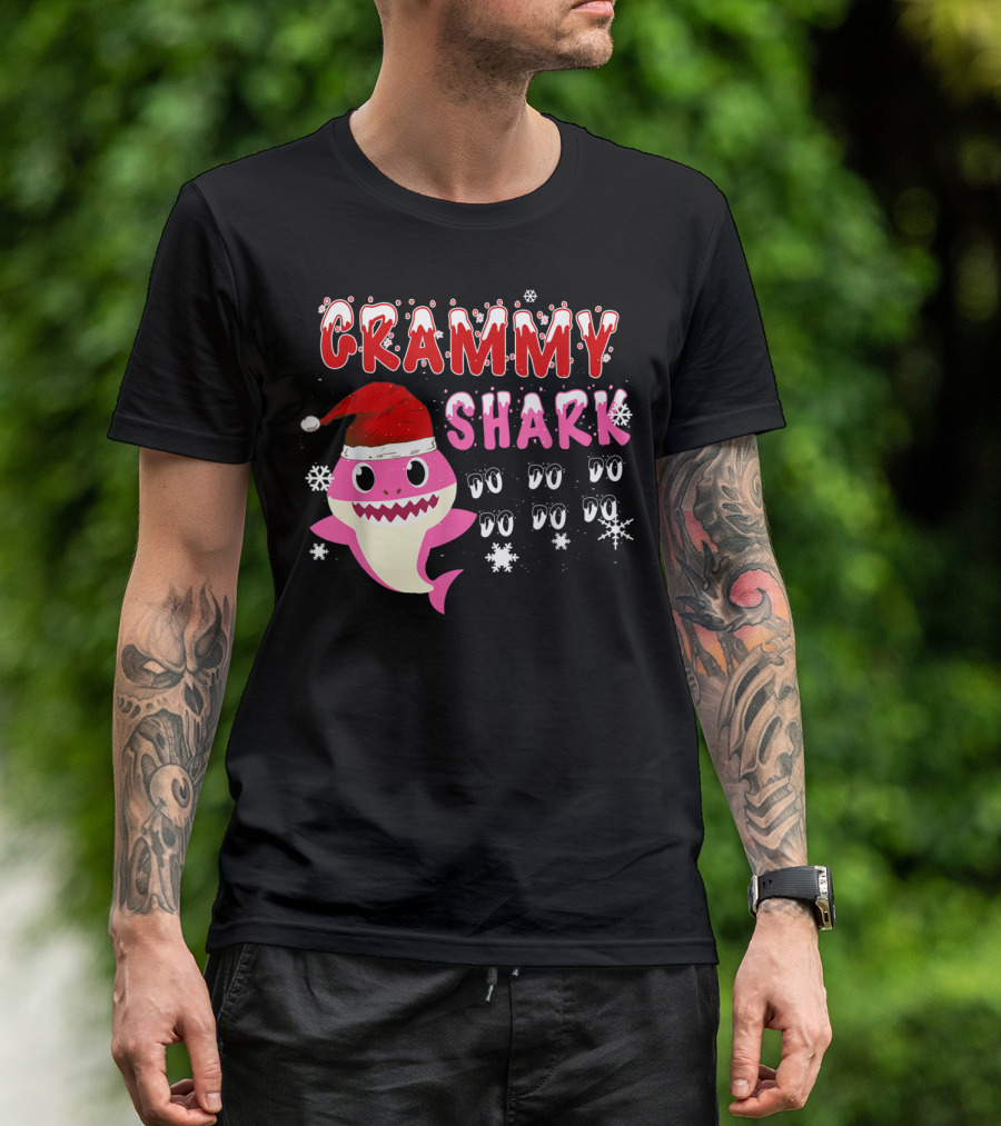 Grammy Shark Doo Doo Doo Christmas Family Holiday Santa Hat T-Shirt