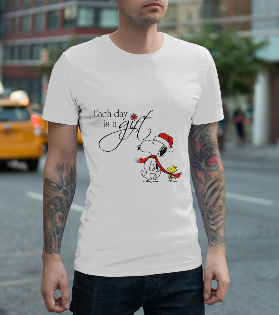 Each Day is a Gift Snoopy Santa Hat Woodstock Peanuts Movie T-Shirt