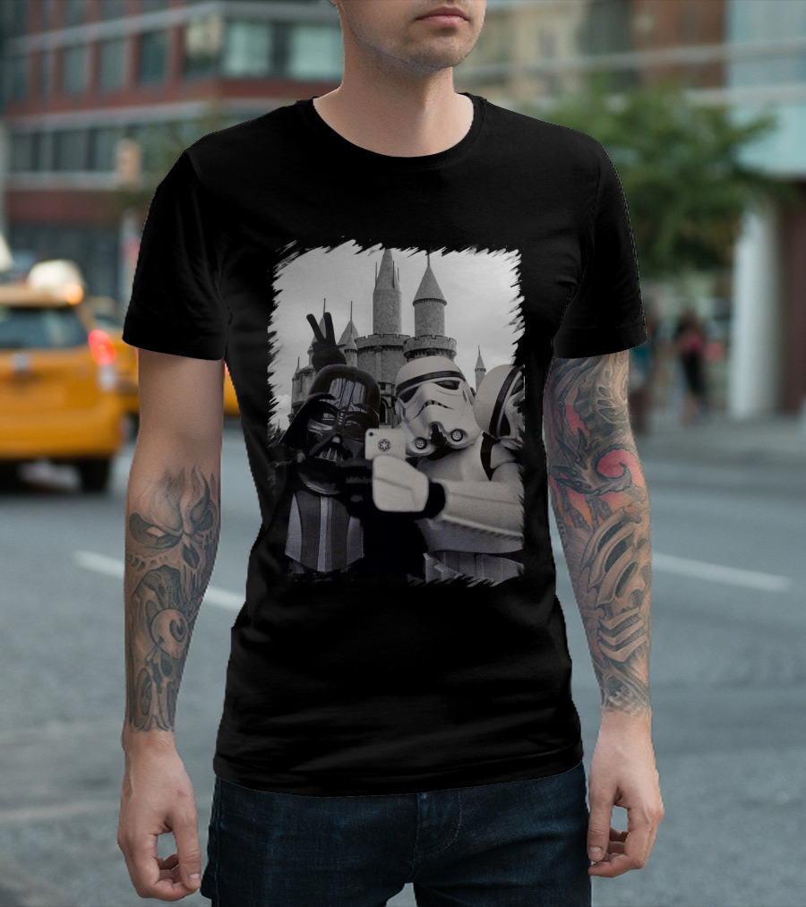 Selfie with Darth Vader and Stormtroopers at Disneyland Castle Star Wars T-Shirt