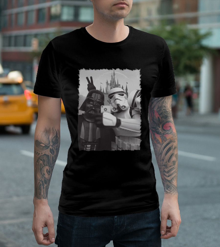 Selfie in Disneyworld Darth Vader Star Wars Stormtrooper Peace Sign Castle T-Shirt