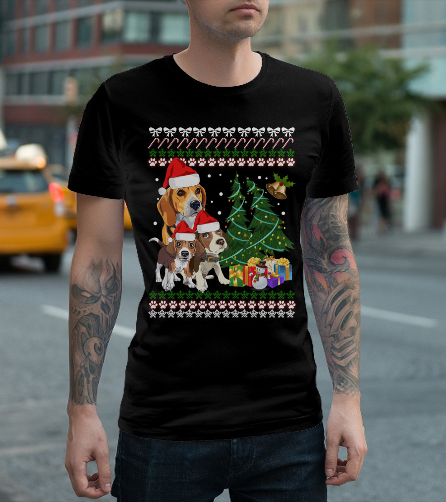 Santa Hat Beagles Christmas Tree and Gifts T-Shirt