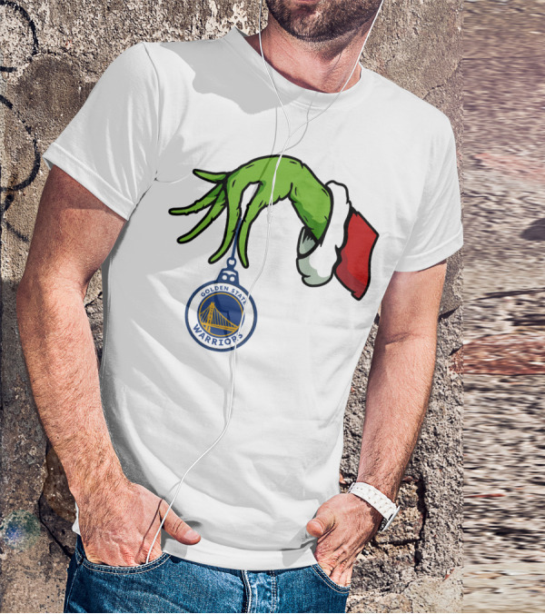 The Grinch Hand Holding Golden State Warriors T-Shirt