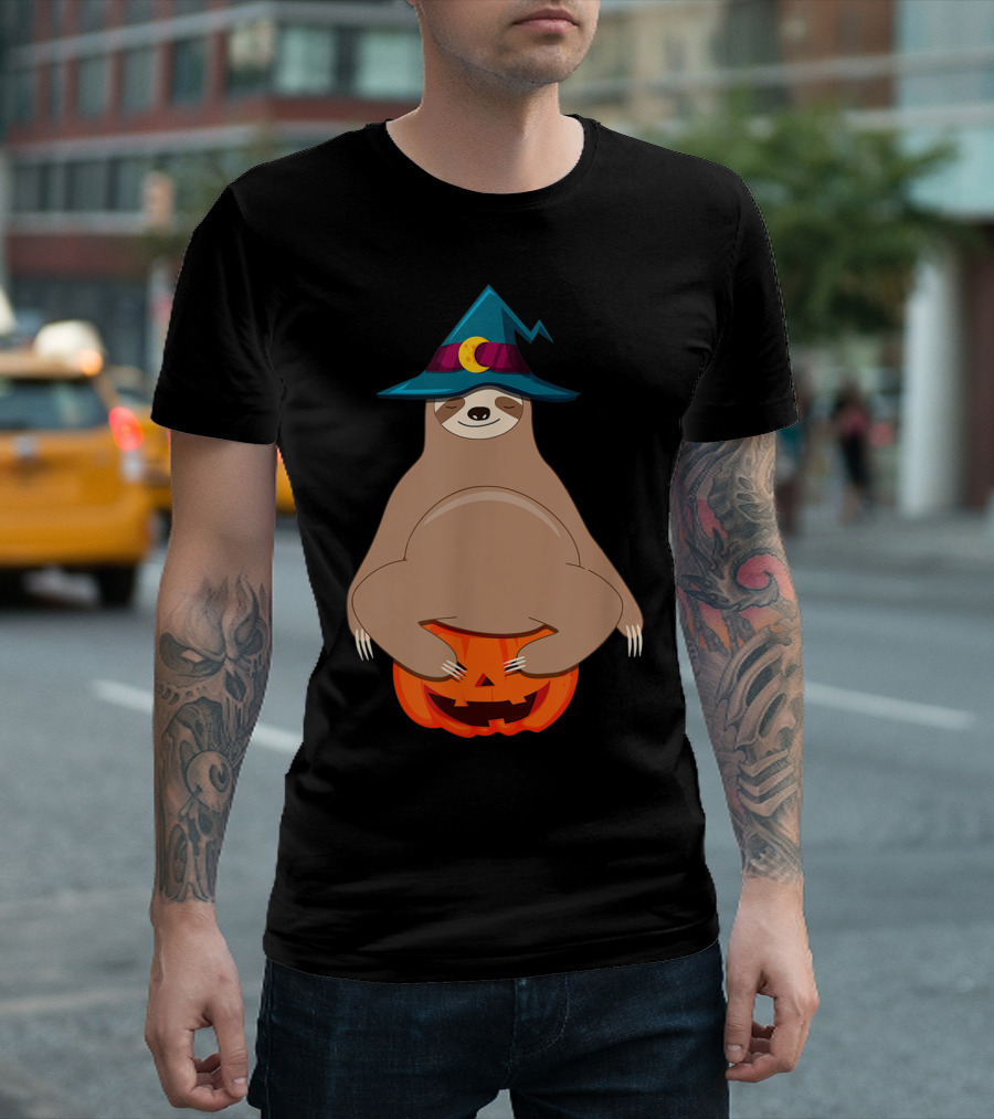 Cute Funny Halloween Sloth With Witch Hat And Pumpkin T-Shirt