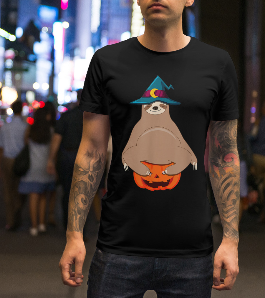 Cute Funny Halloween Sloth With Witch Hat And Pumpkin T-Shirt