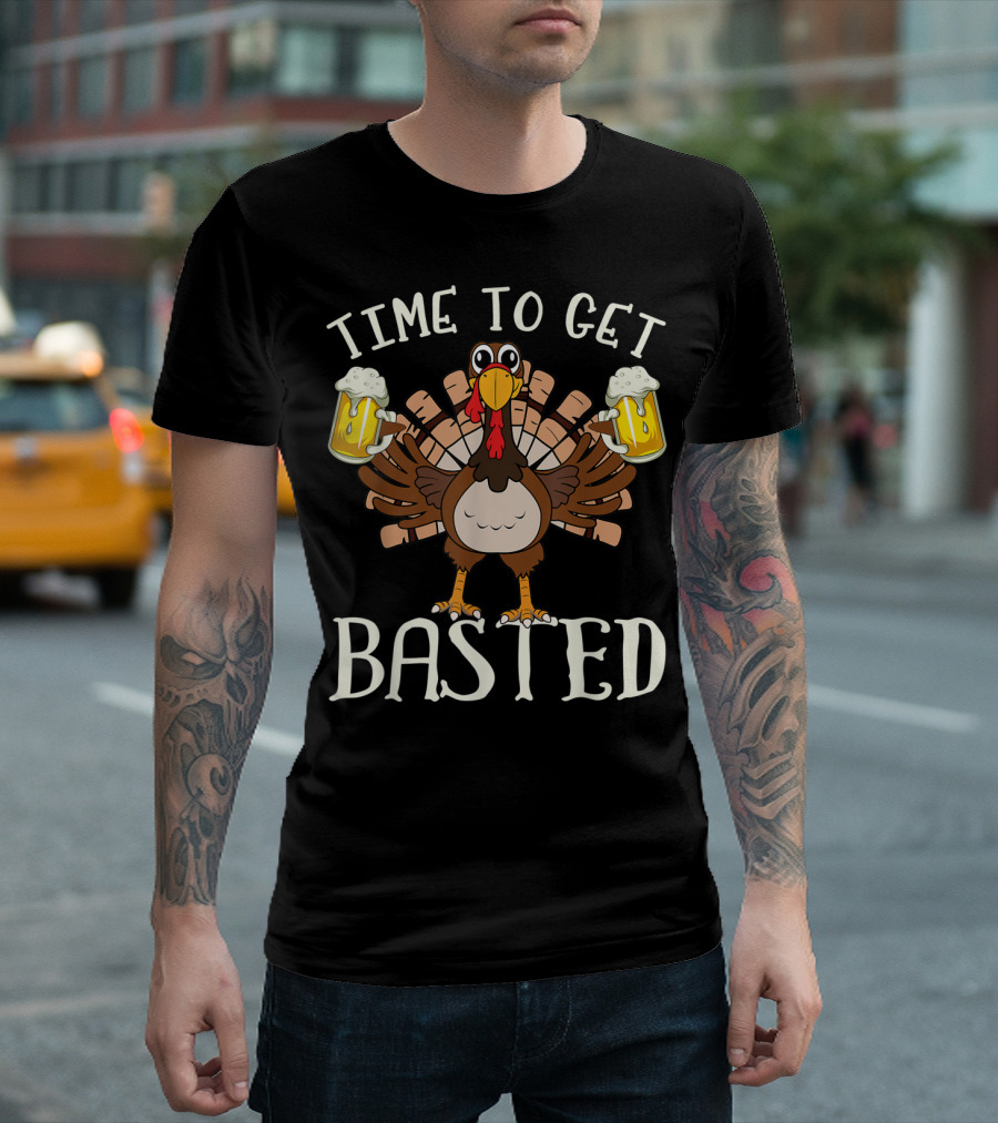 Time To Get Basted Funny Turkey Holding Beer Mugs T-Shirt