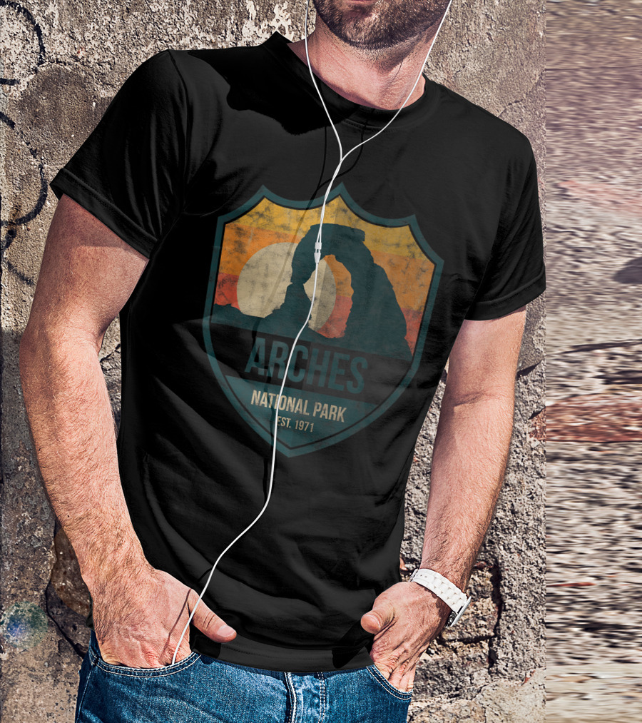 Arches National Park Utah Hiking Est. 1971 Wanderlust T-Shirt