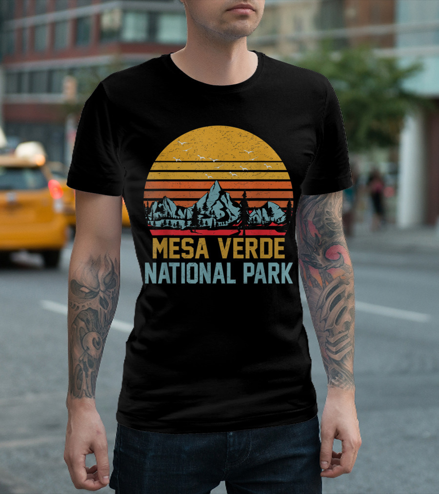 Mesa Verde National Park Vintage Sunset Hiking Camping Mountains T-Shirt
