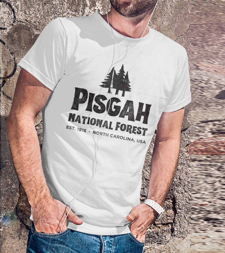 Pisgah National Forest Est. 1916 North Carolina USA T-Shirt