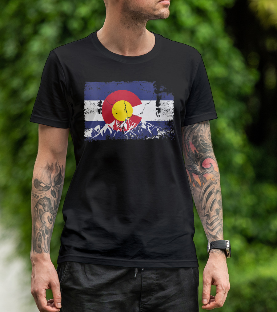 Colorado Flag With Mountains Vintage Style Hiking T-Shirt