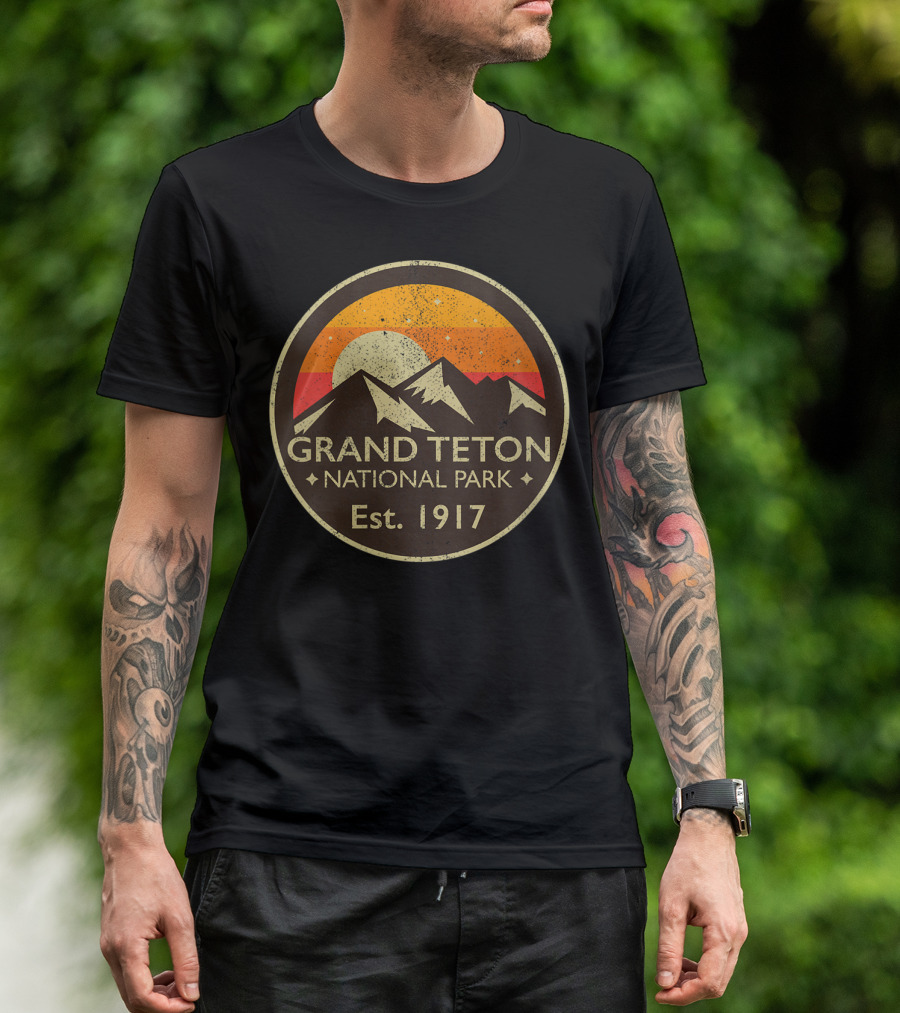 Grand Teton National Park Est. 1917 Retro Sunset Mountains T-Shirt