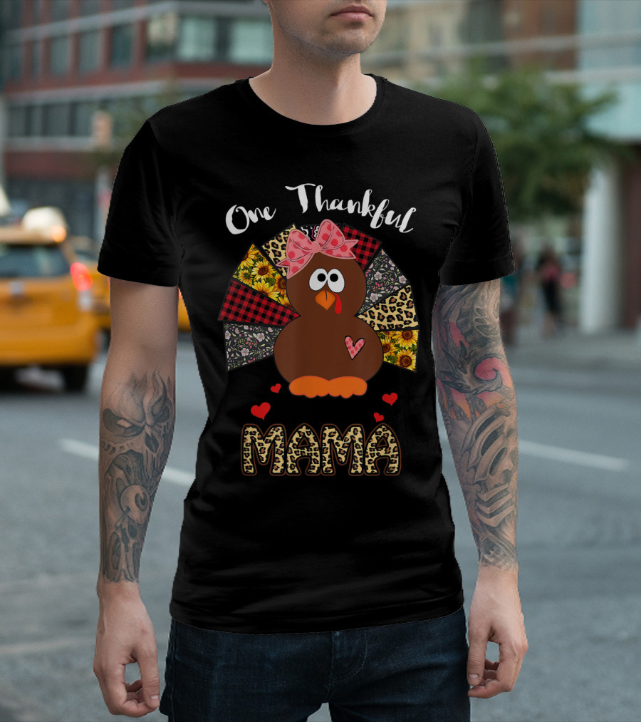 One Thankful Mama Leopard Pattern Turkey with Heart and Bow T-Shirt