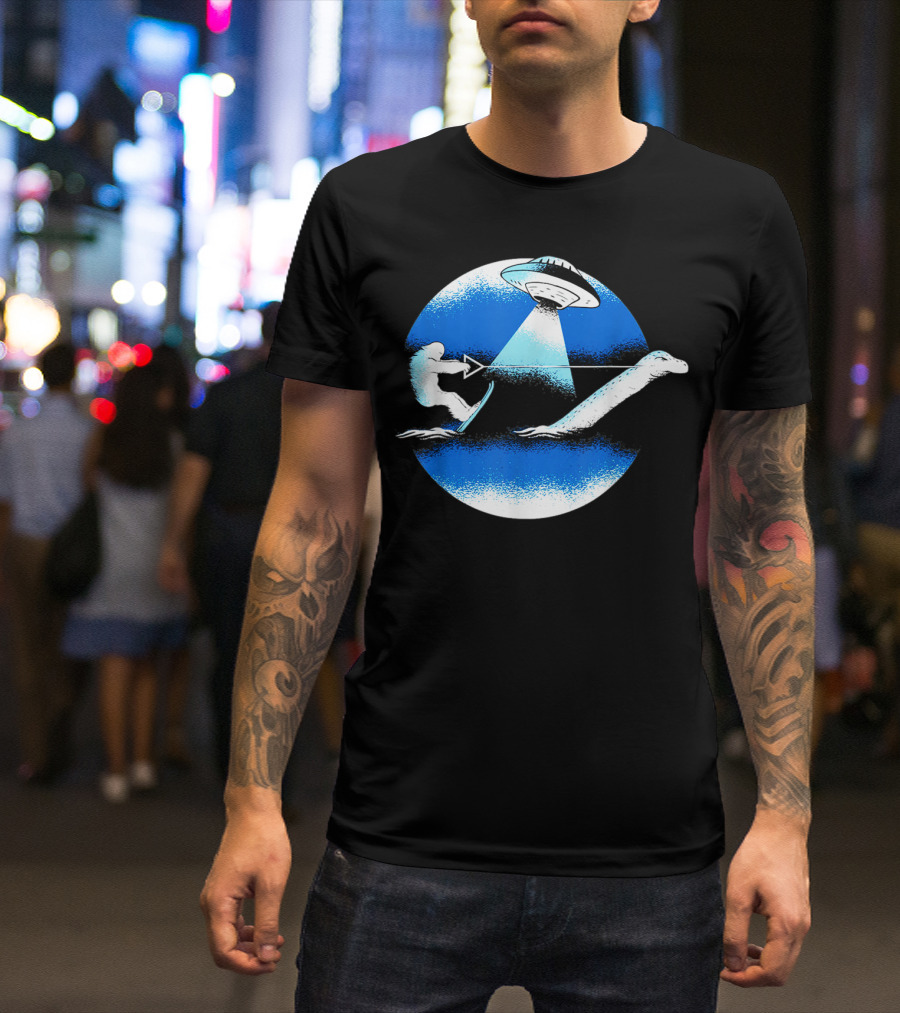 UFO Hunter I Want To Believe Vintage Wakeboarding Alien T-Shirt