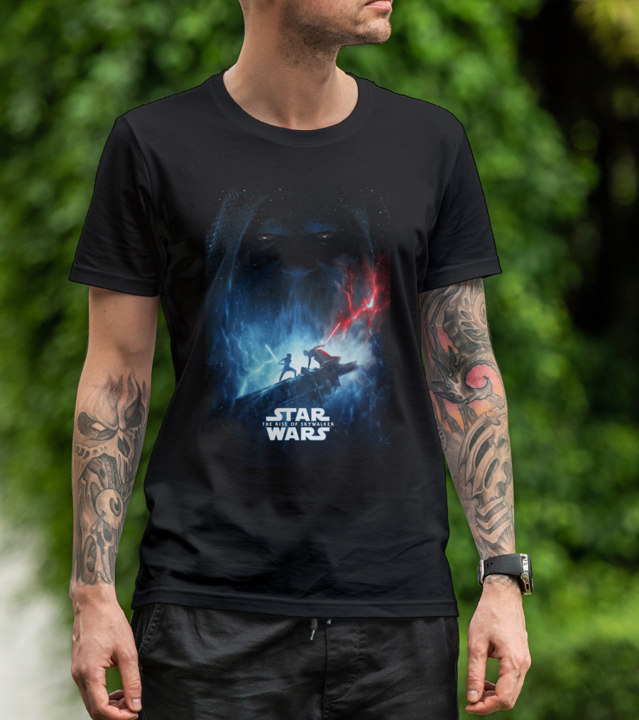 Star Wars The Rise Of Skywalker Epic Duel With Red And Blue Lightsabers T-Shirt