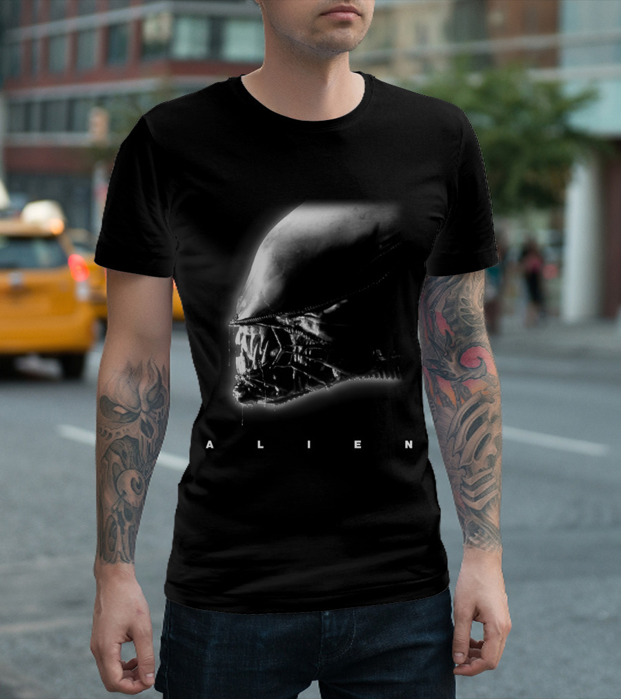 ALIEN Xenomorph Head Black and White Horror Movie Classic T-Shirt