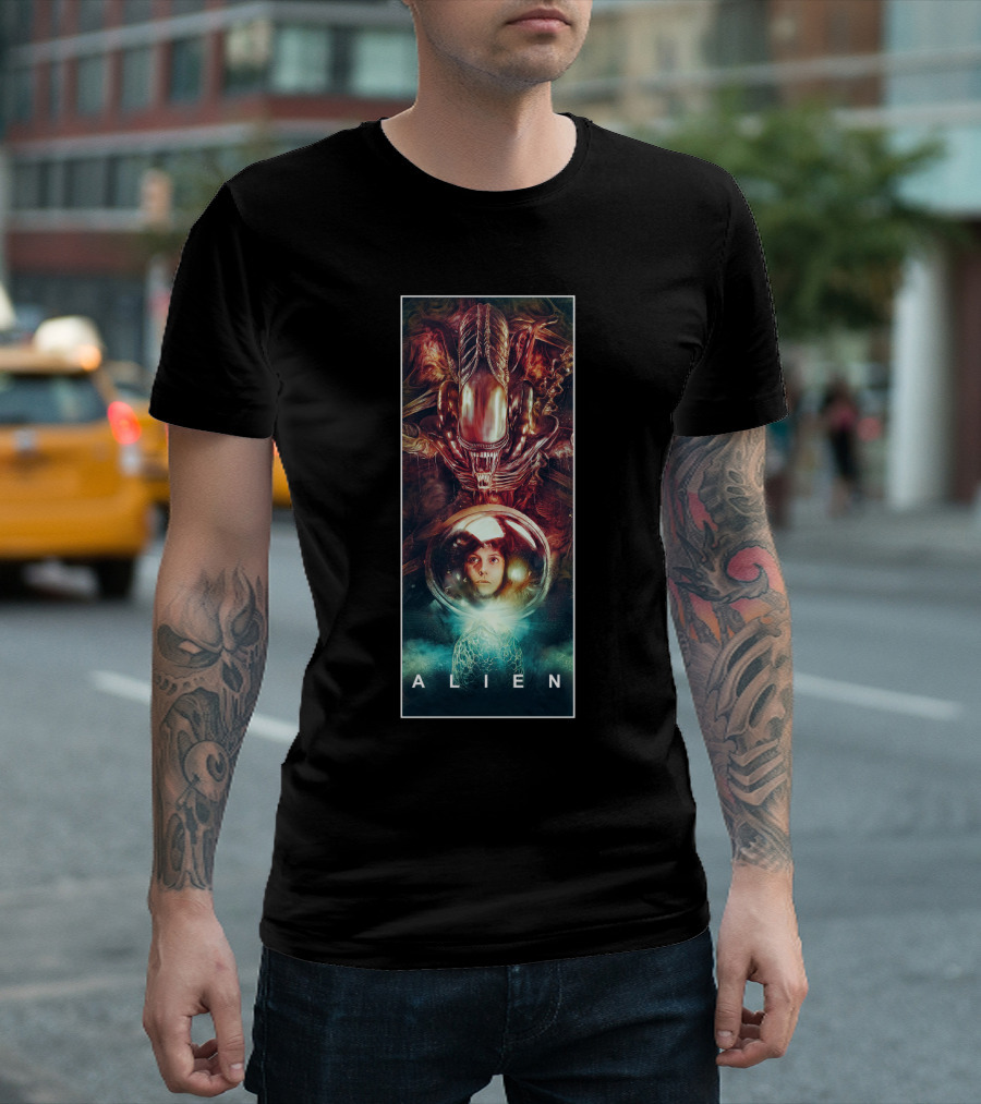Alien Movie Iconic Sci-Fi Creature and Space Helmet Face T-Shirt