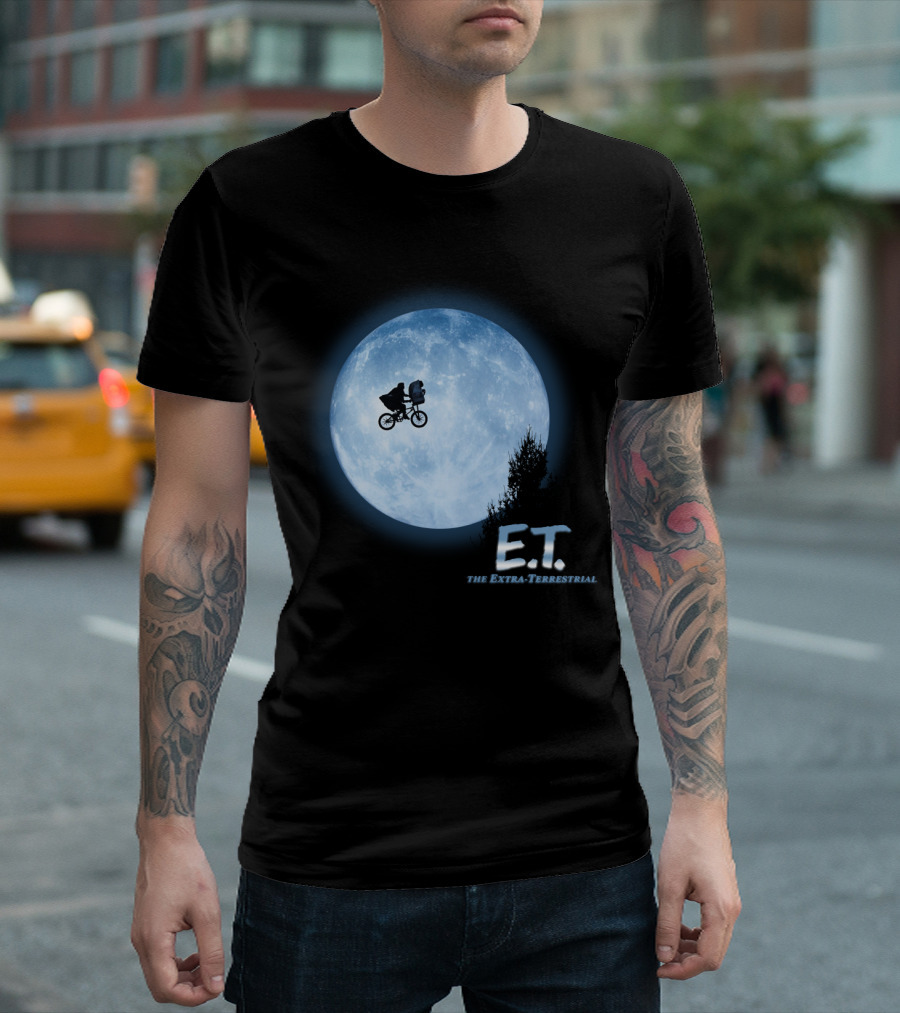 E.T. The Extra-Terrestrial Bicycle Silhouette Against Full Moon T-Shirt
