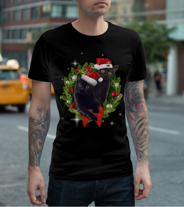 Cats In Santa Hats With Christmas Wreath T-Shirt
