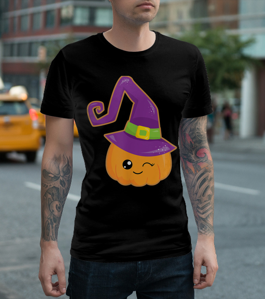 Cute Halloween Pumpkin With Purple Witch Hat And Winking Face T-Shirt