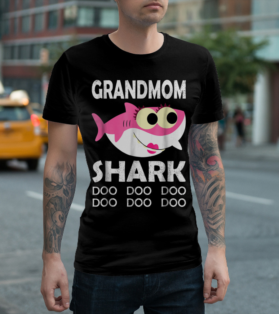GRANDMOM SHARK DOO DOO DOO DOO DOO T-Shirt
