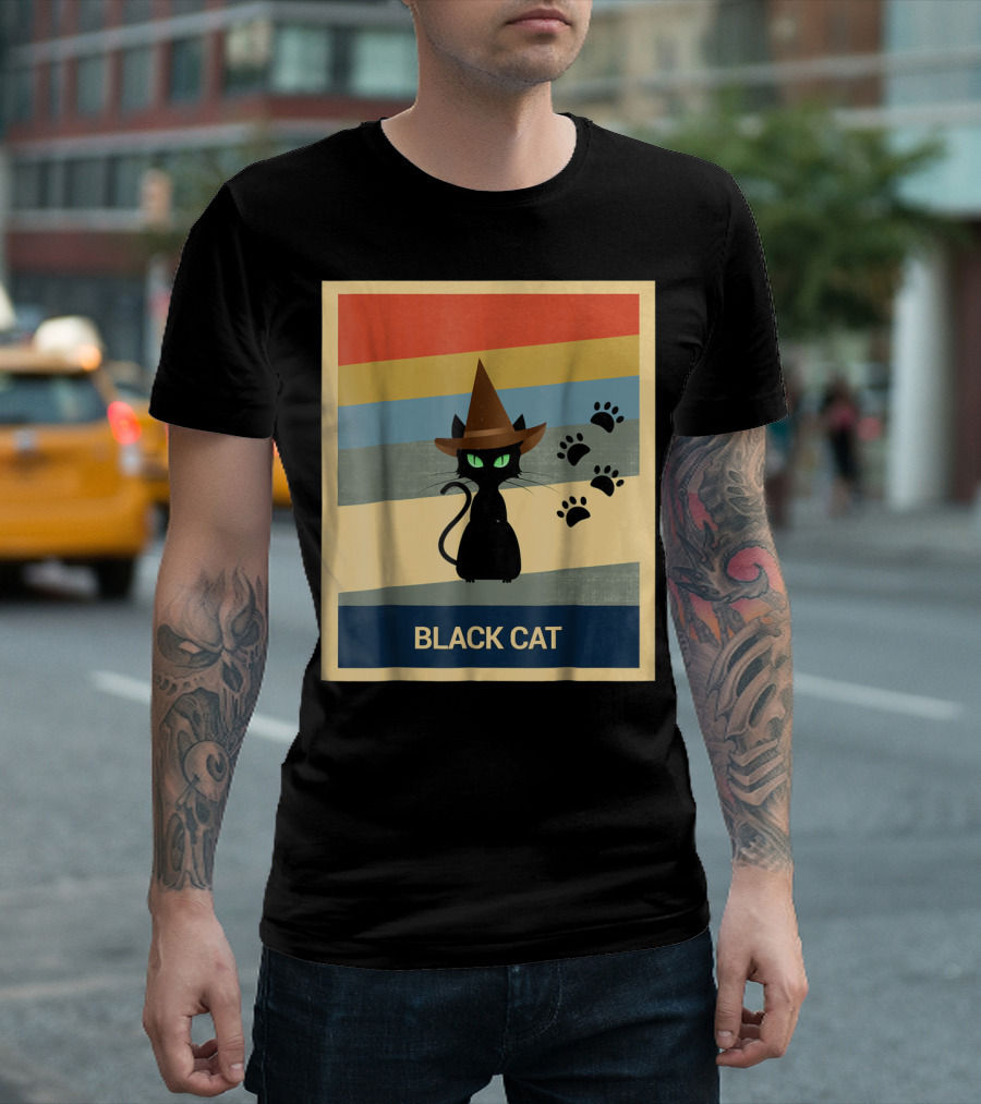 Black Cat Retro Style Halloween Vintage Witch Hat and Paw Prints T-Shirt