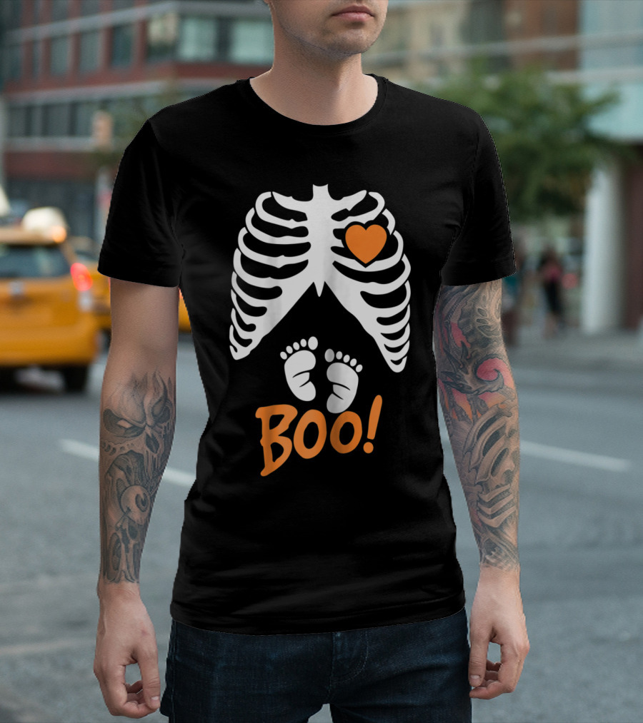 Cute Funny Pregnant Skeleton Boo Heart Baby Feet T-Shirt