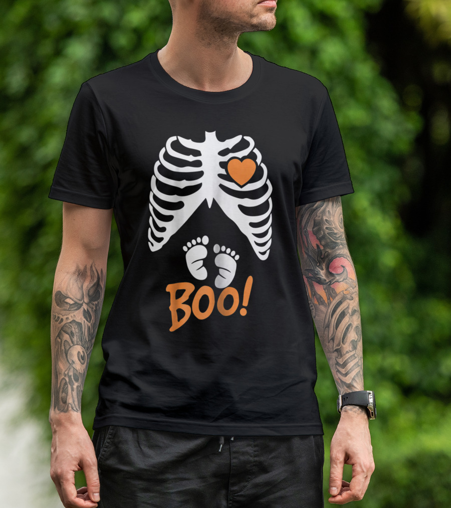 Cute Funny Pregnant Skeleton Boo Heart Baby Feet T-Shirt