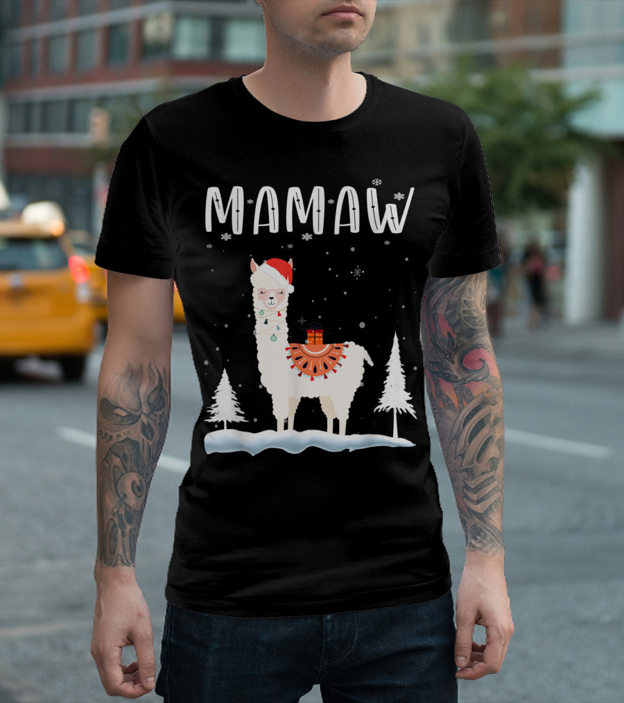 Mamaw Llama Christmas Santa Hat Snowflakes Winter Scene T-Shirt