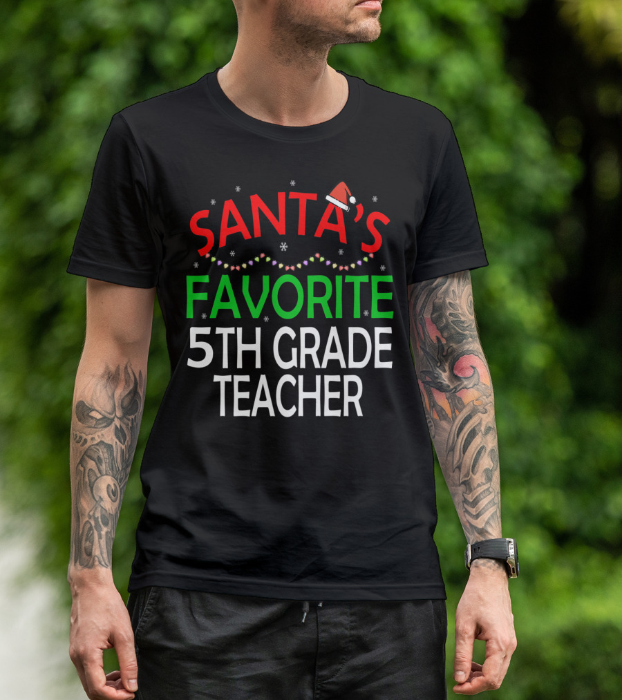 Santa's Favorite 5th Grade Teacher Christmas Hat Snowflakes Holiday Lights T-Shirt