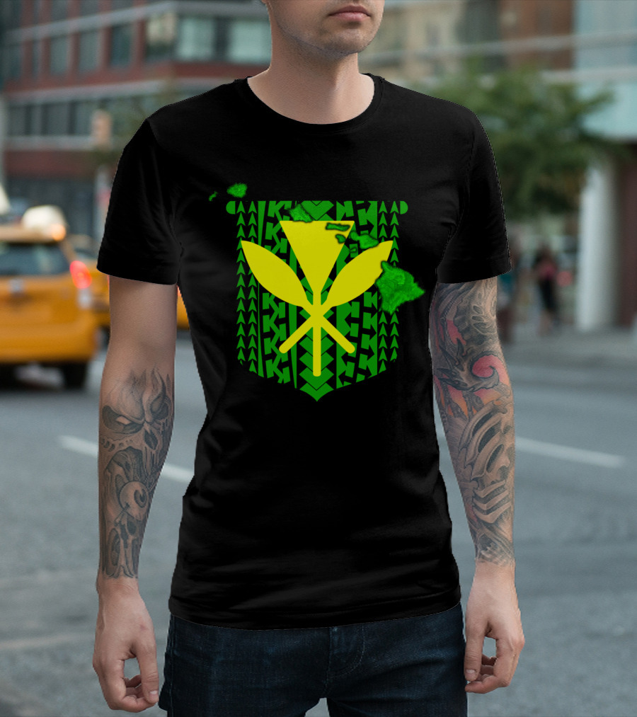 Tribal Kanaka Maoli Hawaiian Islands Shield With Green And Yellow T-Shirt