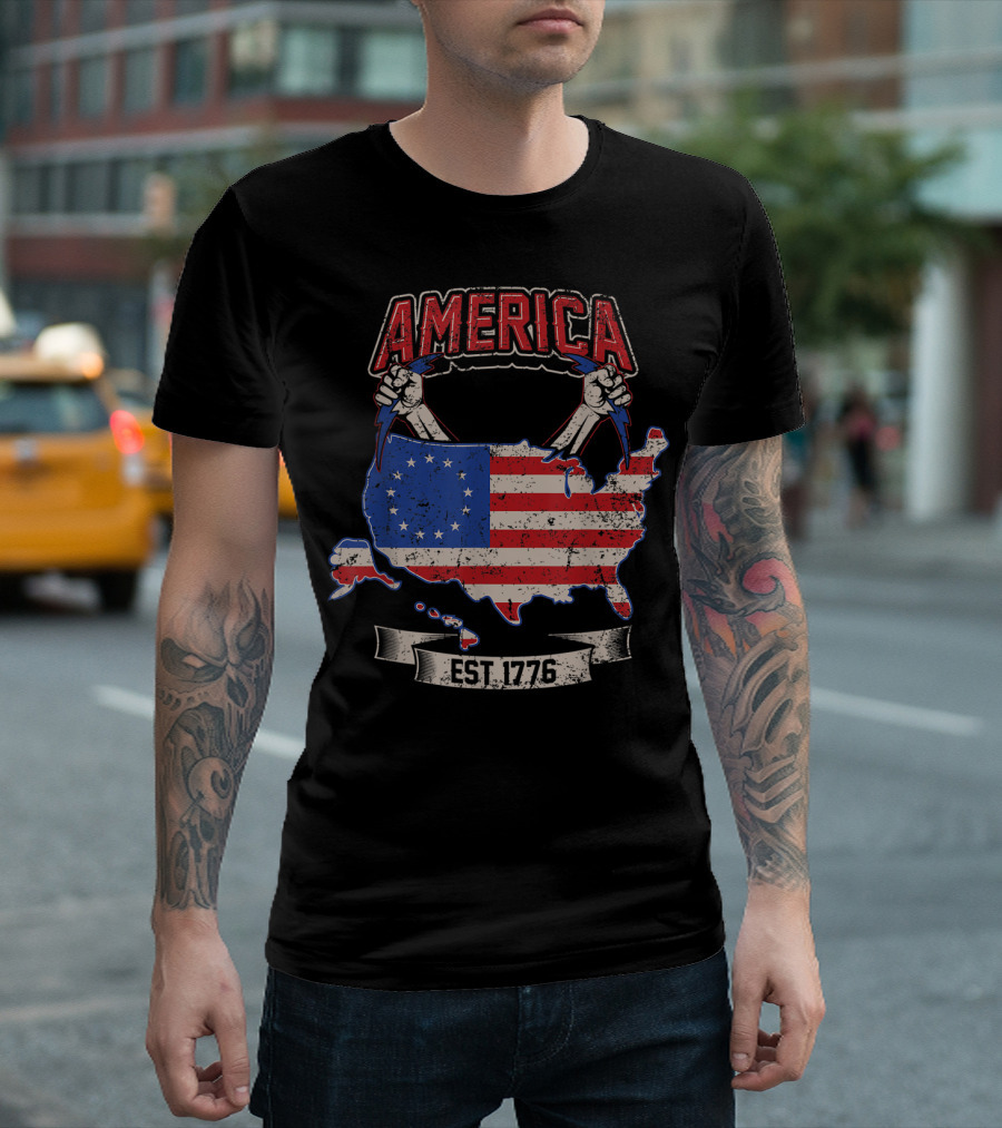AMERICA Betsy Ross Flag USA Map EST 1776 T-Shirt