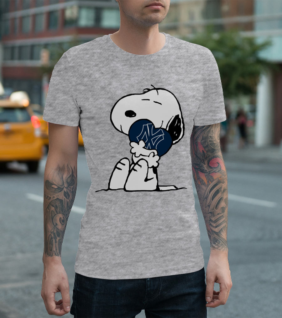 Snoopy Hugging New York Yankees Iconic Baseball Symbol T-Shirt