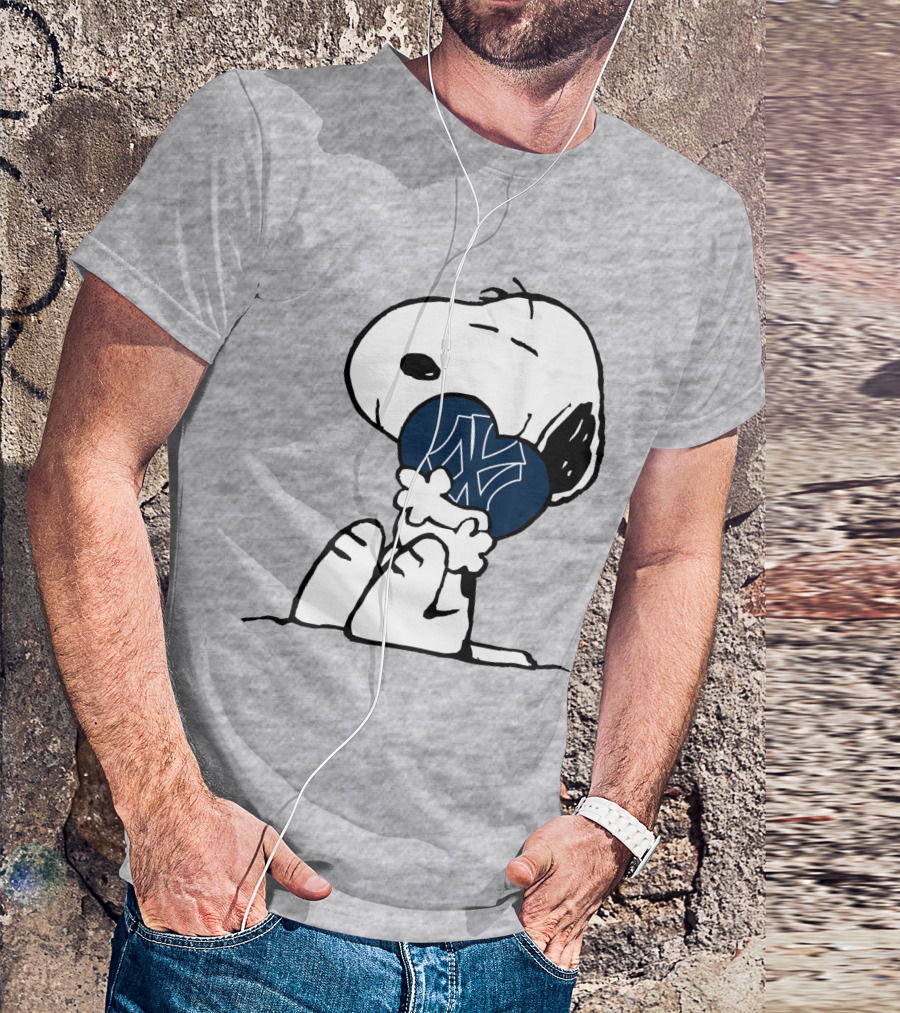 Snoopy Hugging New York Yankees Iconic Baseball Symbol T-Shirt