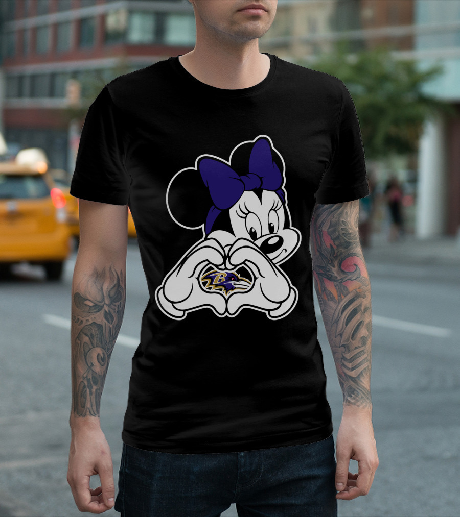 Minnie Mouse Heart Hands Baltimore Ravens T-Shirt