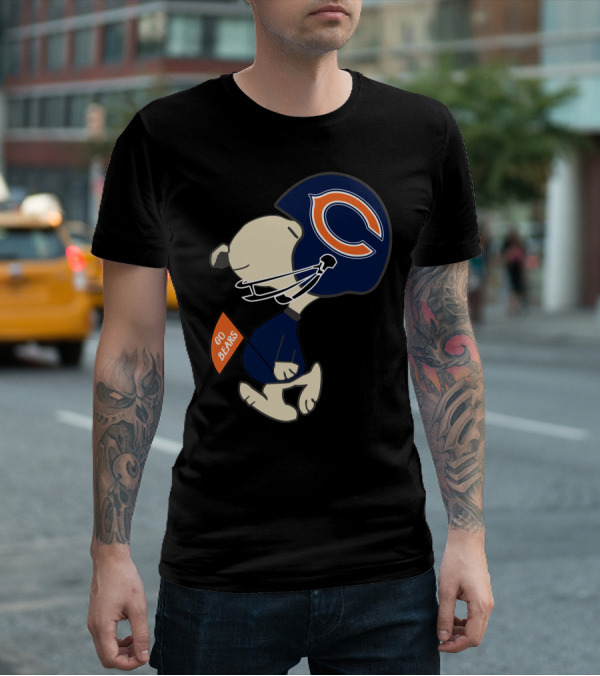 Chicago Bears Go Bears Peanuts Snoopy Football Helmet T-Shirt