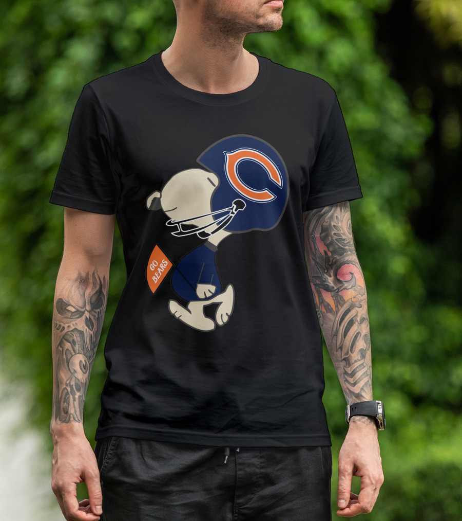 Chicago Bears Go Bears Peanuts Snoopy Football Helmet T-Shirt